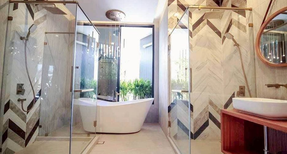 For sale 4 ベッドルーム house in Khlong Toei, Bangkok