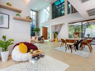 For sale 4 ベッドルーム house in Khlong Toei, Bangkok