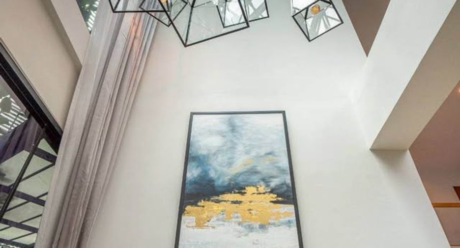 For sale 4 ベッドルーム house in Khlong Toei, Bangkok