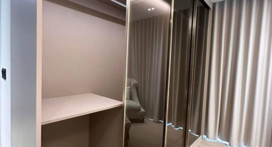For rent 2 bedrooms condo in Pathum Wan, Bangkok