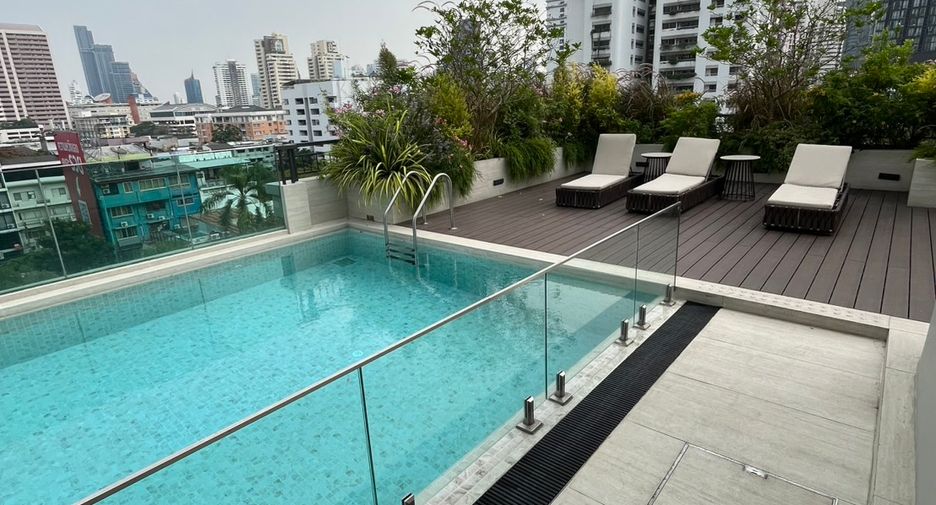 For rent 2 bedrooms condo in Watthana, Bangkok