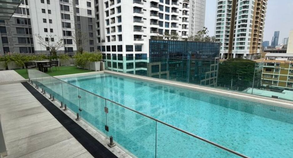 À louer 2 chambres condo à Watthana, Bangkok