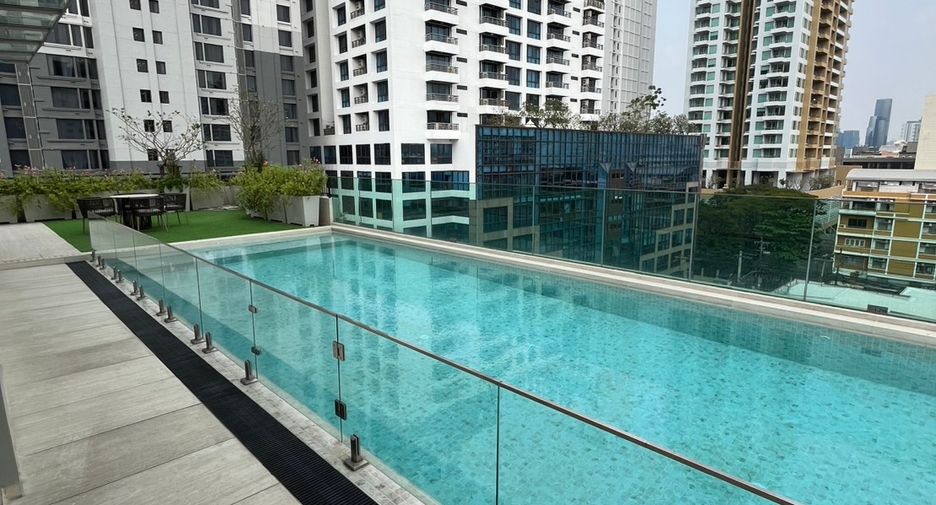 For rent 2 bedrooms condo in Watthana, Bangkok