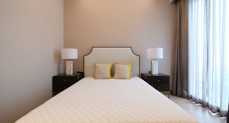 For rent 3 bedrooms condo in Khlong San, Bangkok