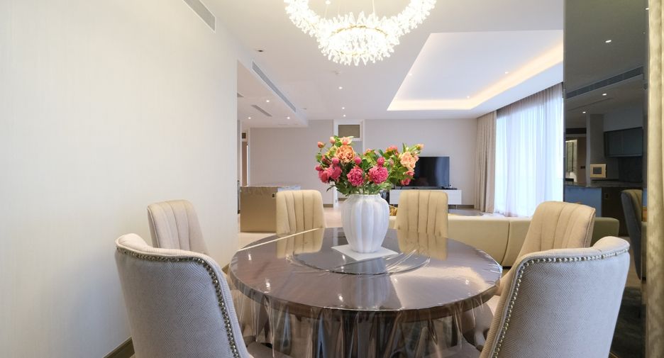 For rent 3 bedrooms condo in Khlong San, Bangkok