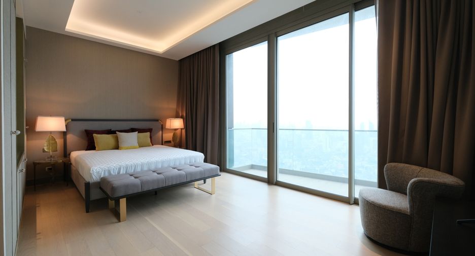 For rent 3 bedrooms condo in Khlong San, Bangkok