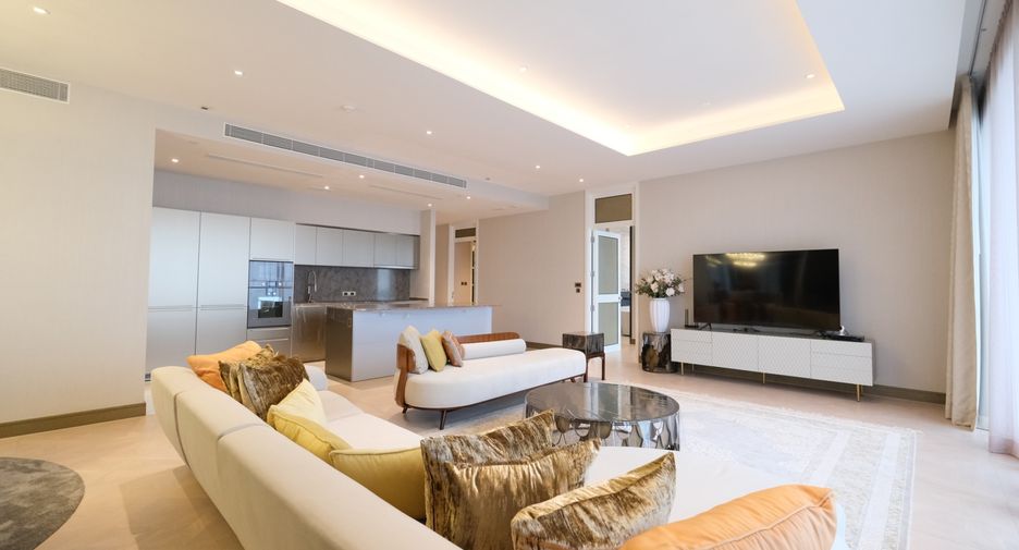 For rent 3 bedrooms condo in Khlong San, Bangkok