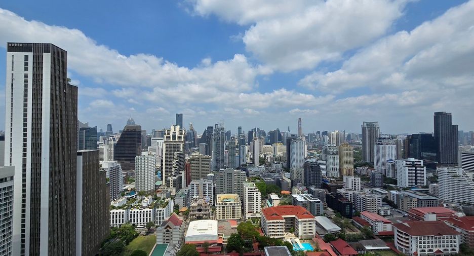 For rent 2 bedrooms condo in Watthana, Bangkok