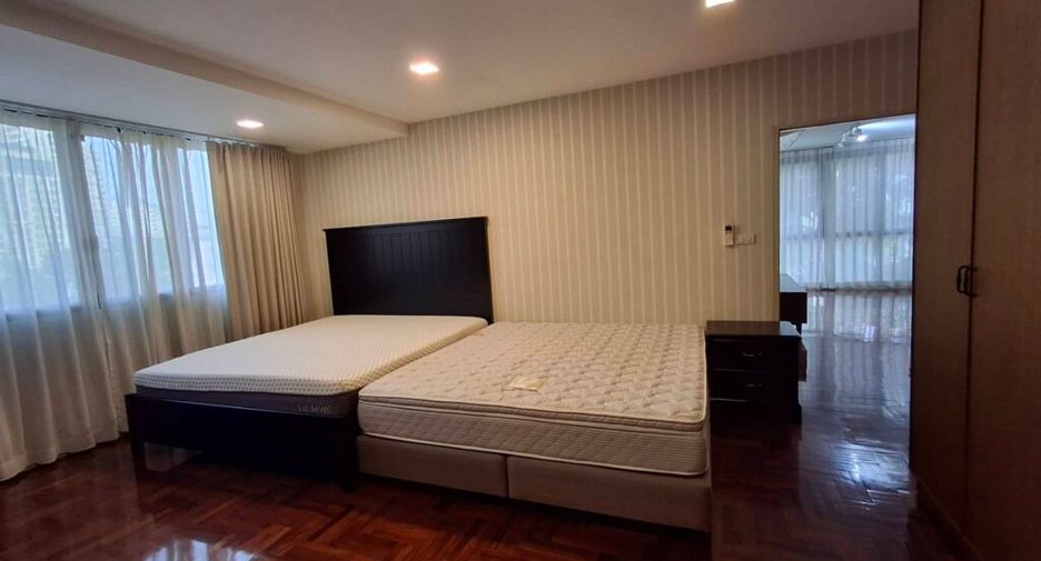 For rent 2 bedrooms condo in Watthana, Bangkok