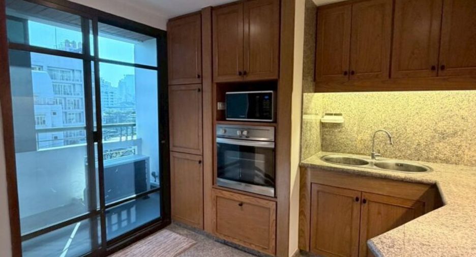 For rent 3 bedrooms condo in Watthana, Bangkok