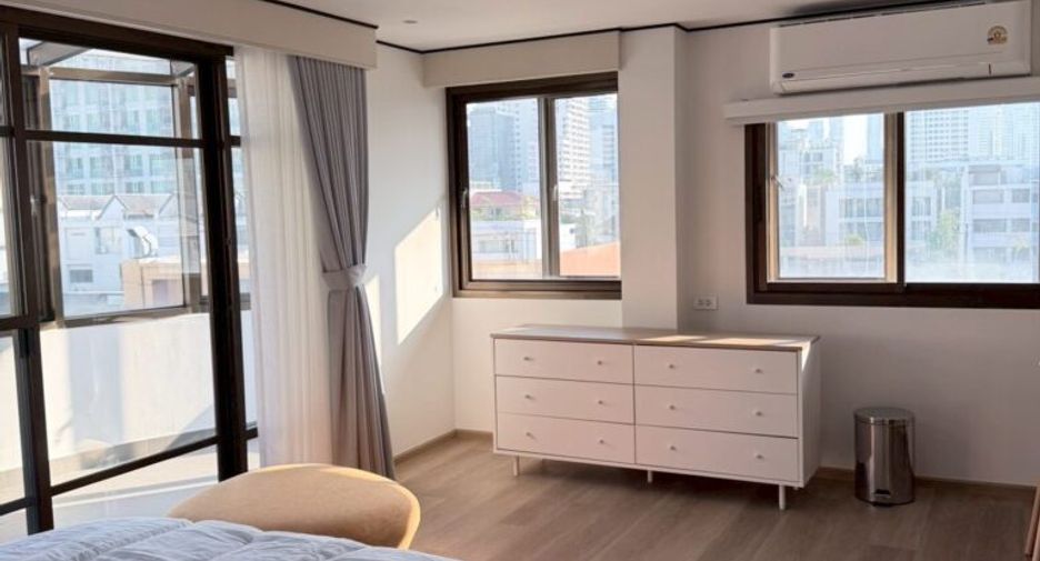 For rent 3 bedrooms condo in Watthana, Bangkok