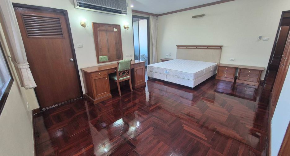 Condo en alquiler de 3 habitaciones en Watthana, Bangkok