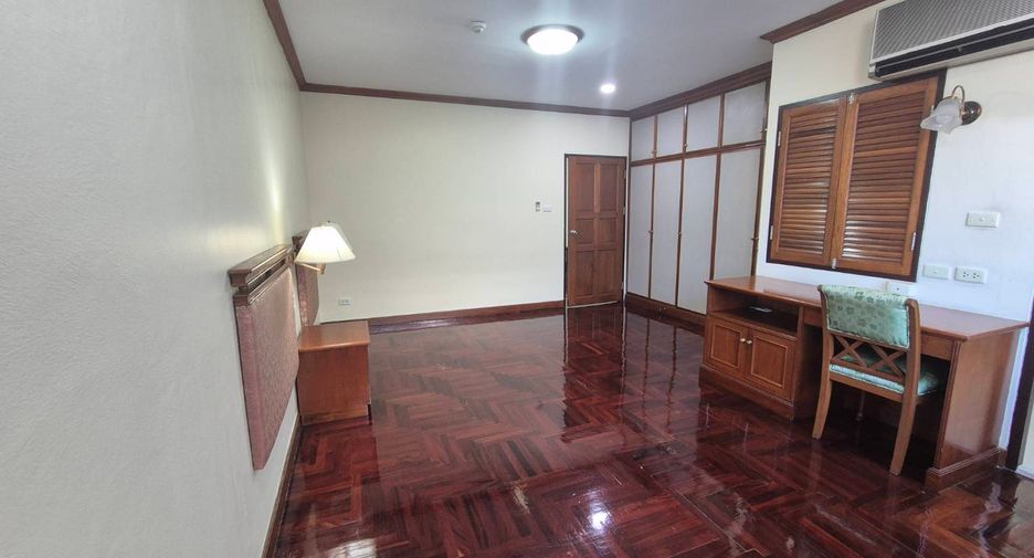 Condo en alquiler de 3 habitaciones en Watthana, Bangkok