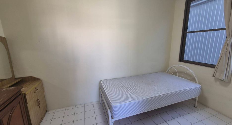Condo en alquiler de 3 habitaciones en Watthana, Bangkok