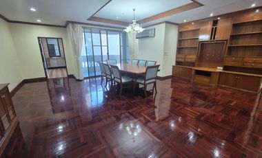 Condo en alquiler de 3 habitaciones en Watthana, Bangkok