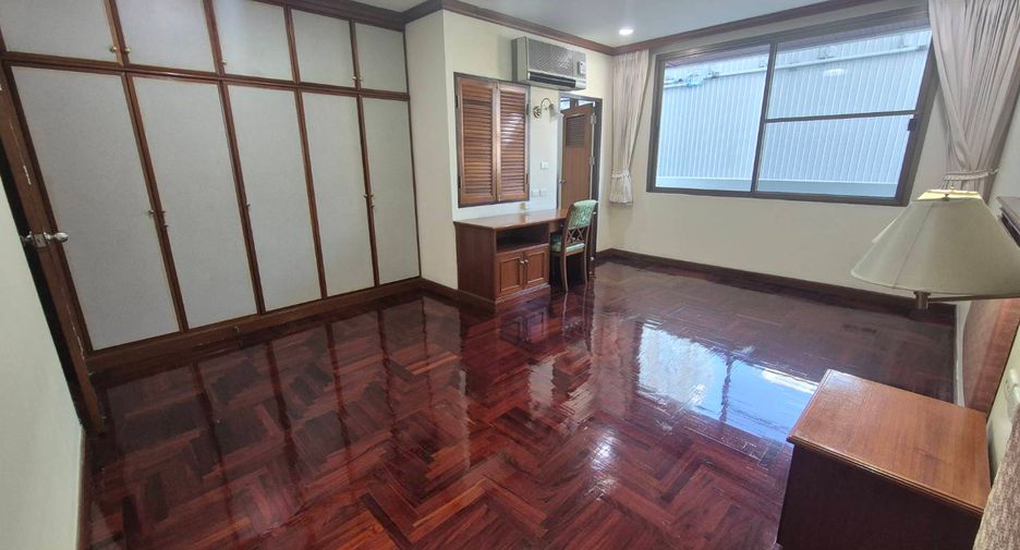 Condo en alquiler de 3 habitaciones en Watthana, Bangkok