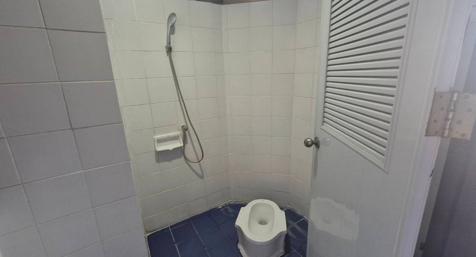Condo en alquiler de 3 habitaciones en Watthana, Bangkok