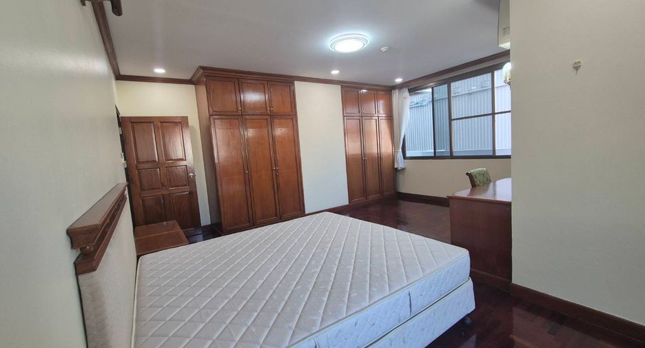 Condo en alquiler de 3 habitaciones en Watthana, Bangkok
