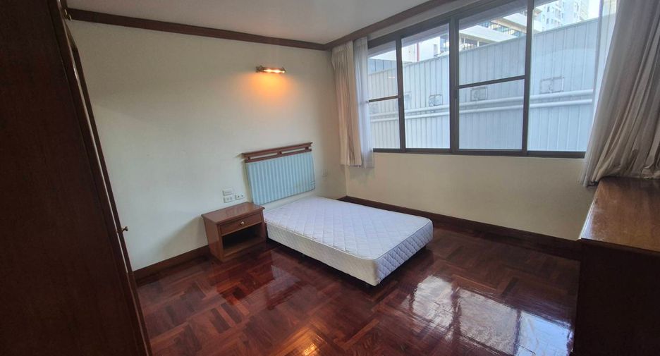 Condo en alquiler de 3 habitaciones en Watthana, Bangkok