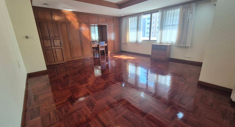 Condo en alquiler de 3 habitaciones en Watthana, Bangkok