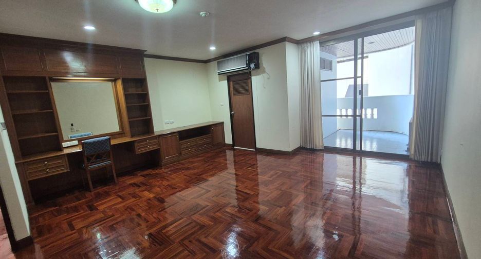 Condo en alquiler de 3 habitaciones en Watthana, Bangkok