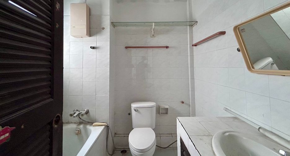 Reihenhaus zur Miete mit 5 Zimmer in Khlong Toei, Bangkok