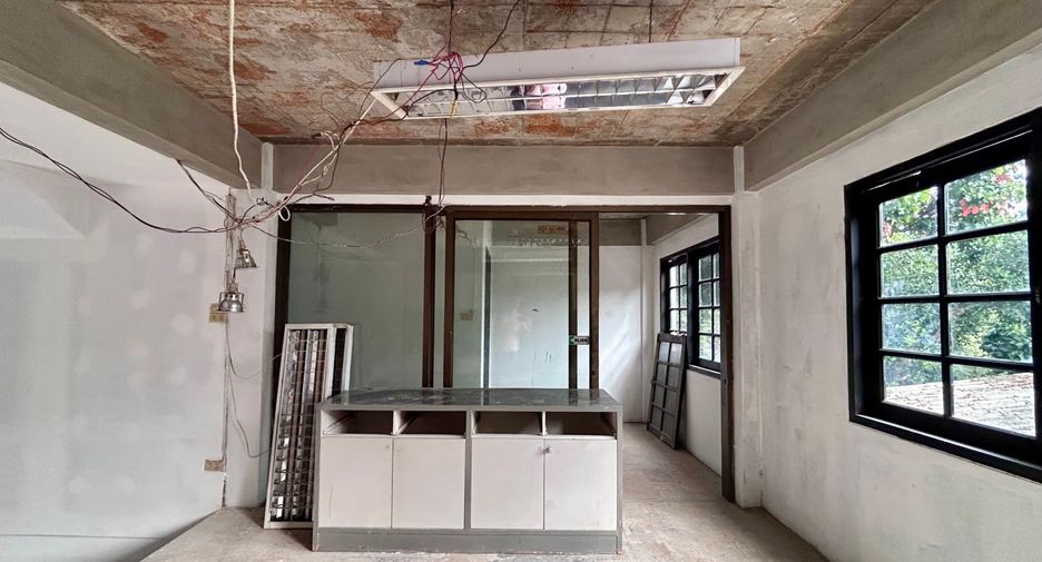 Reihenhaus zur Miete mit 5 Zimmer in Khlong Toei, Bangkok
