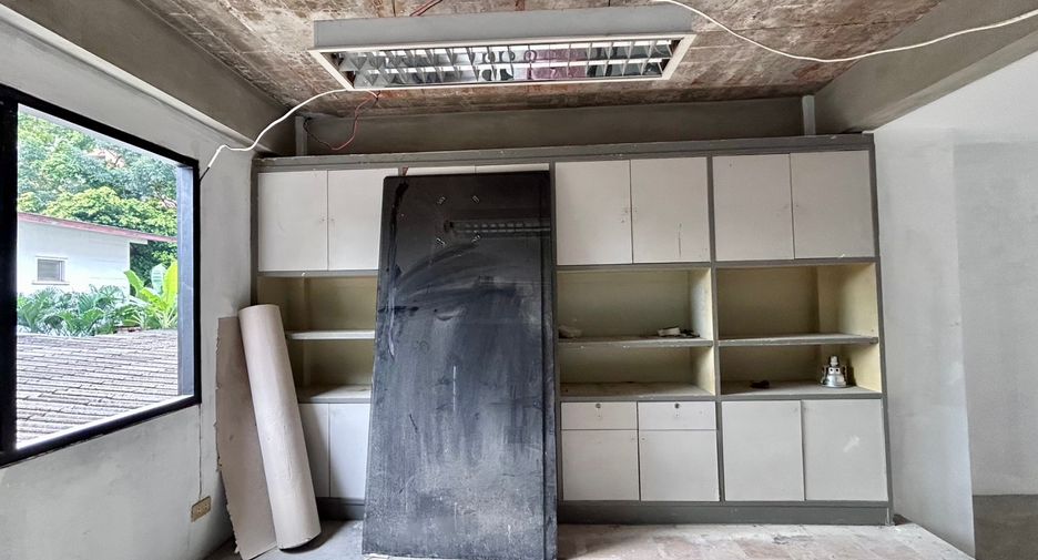 Reihenhaus zur Miete mit 5 Zimmer in Khlong Toei, Bangkok