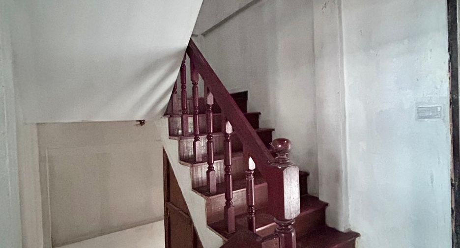 Reihenhaus zur Miete mit 5 Zimmer in Khlong Toei, Bangkok