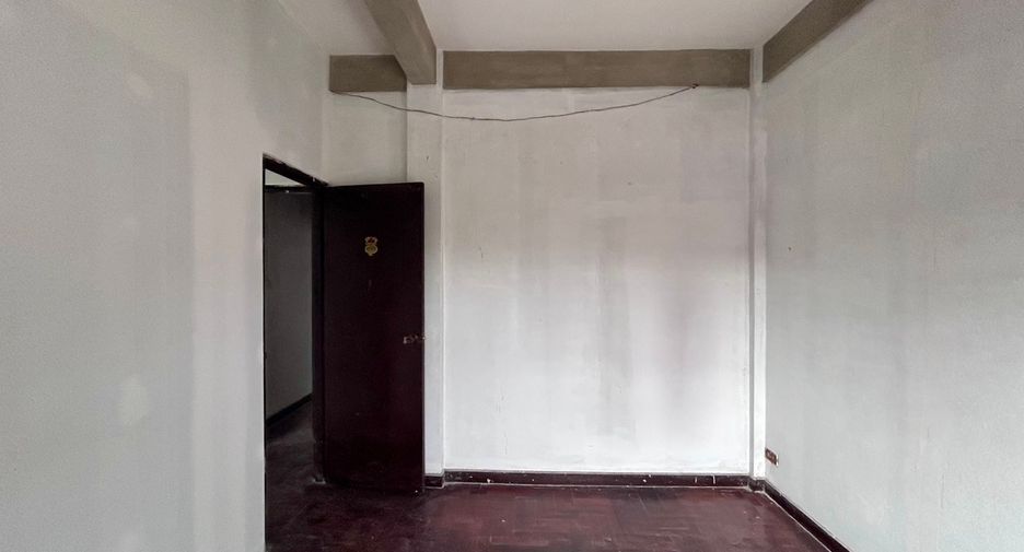 Reihenhaus zur Miete mit 5 Zimmer in Khlong Toei, Bangkok
