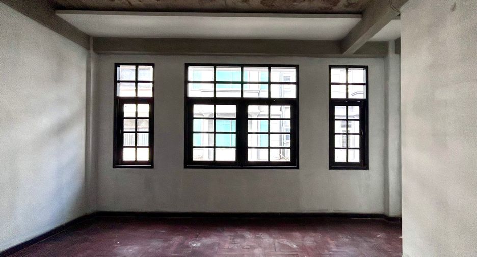 Reihenhaus zur Miete mit 5 Zimmer in Khlong Toei, Bangkok