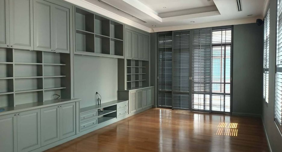 For rent 3 ベッドルーム house in Khlong Toei, Bangkok