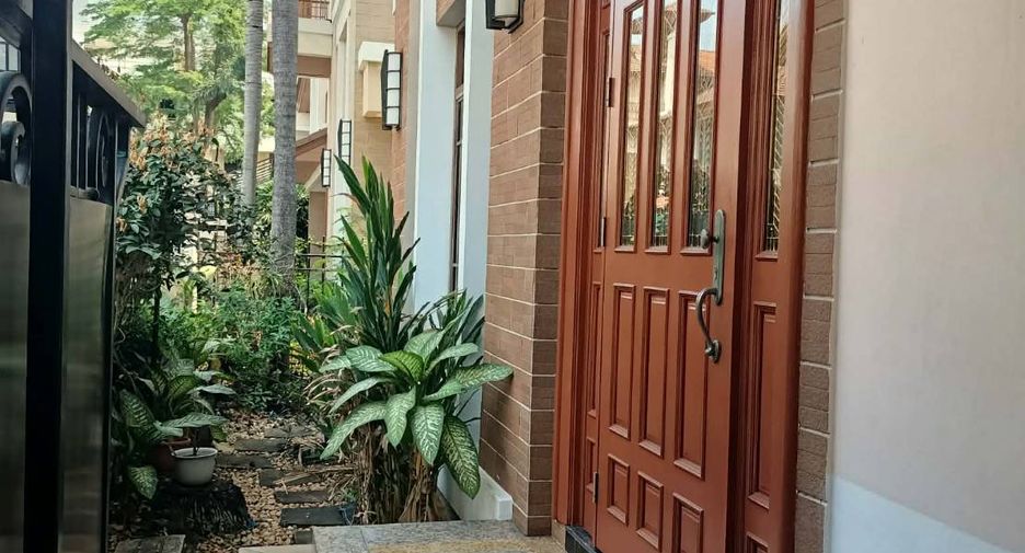 For rent 3 ベッドルーム house in Khlong Toei, Bangkok