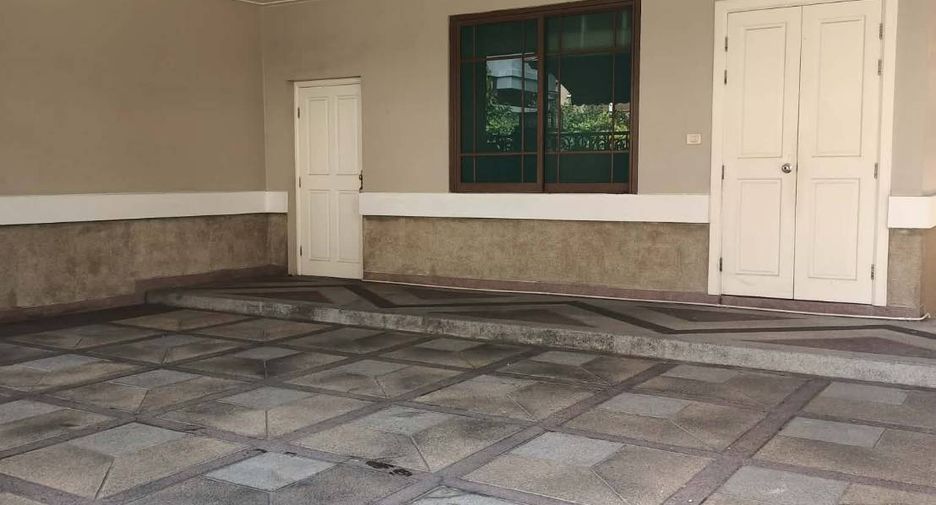 For rent 3 ベッドルーム house in Khlong Toei, Bangkok