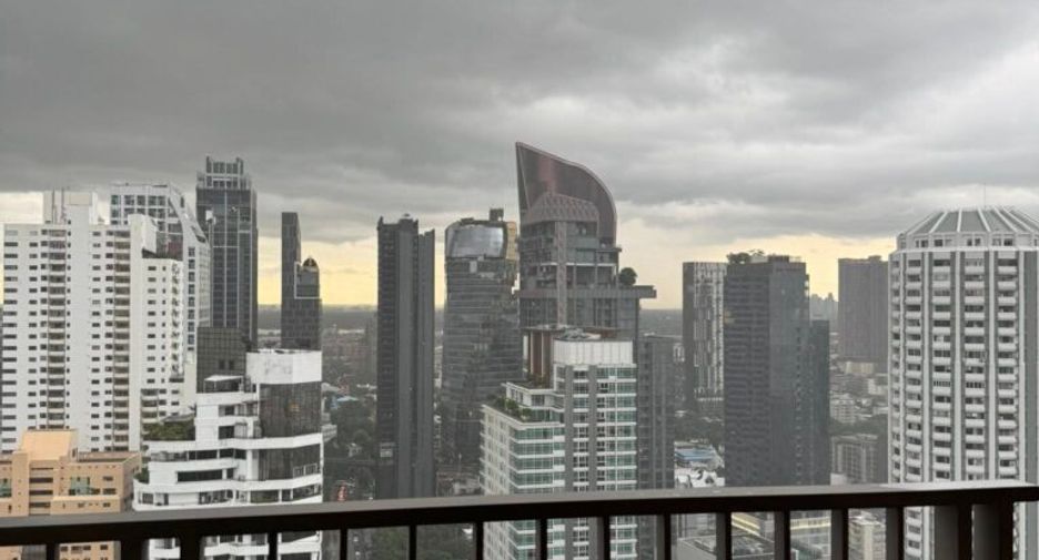 For rent 2 bedrooms condo in Watthana, Bangkok