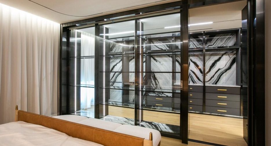 For sale 3 bedrooms townhouse in Khlong Toei, Bangkok