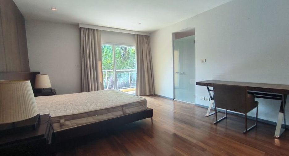 For rent 4 bedrooms condo in Khlong Toei, Bangkok