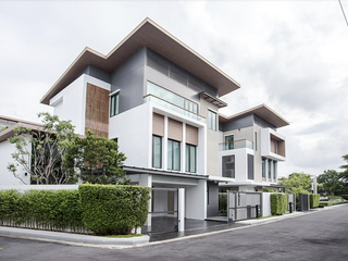 Haus zur Miete mit 4 Zimmer in Suan Luang, Bangkok