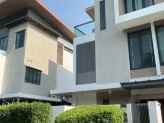 Haus zur Miete mit 4 Zimmer in Suan Luang, Bangkok