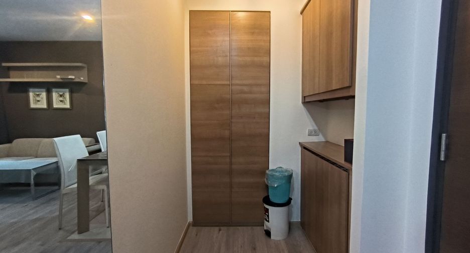 For rent 2 bedrooms condo in Phra Khanong, Bangkok