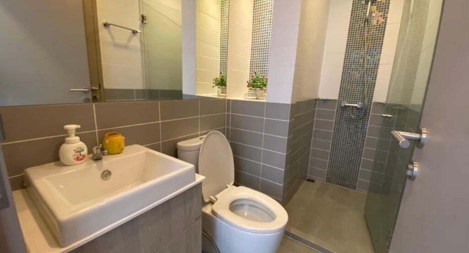 For sale 2 ベッドルーム condo in Phra Khanong, Bangkok