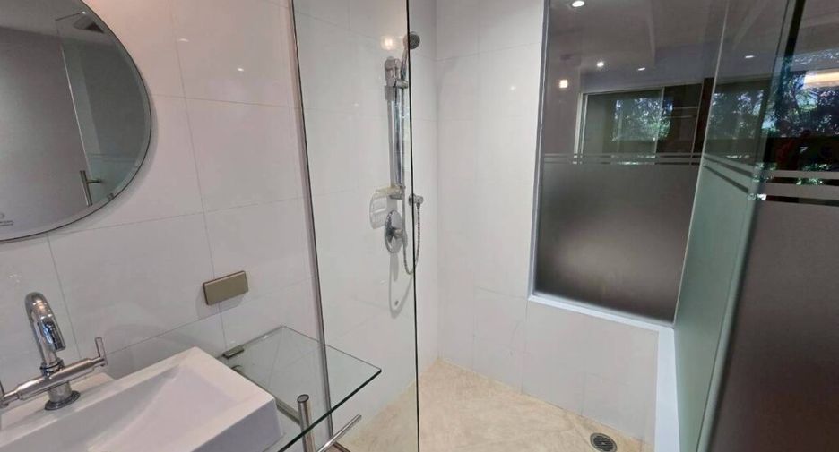 Condo en alquiler de 3 habitaciones en Sathon, Bangkok