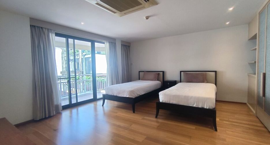 For rent 2 bedrooms condo in Pathum Wan, Bangkok
