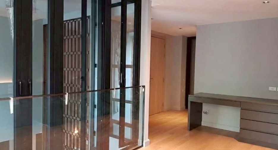 Condo en venta de 3 habitaciones en Pathum Wan, Bangkok