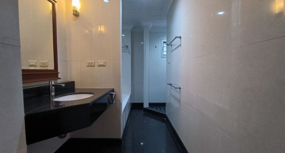 For rent 1 bed condo in Thawi Watthana, Bangkok