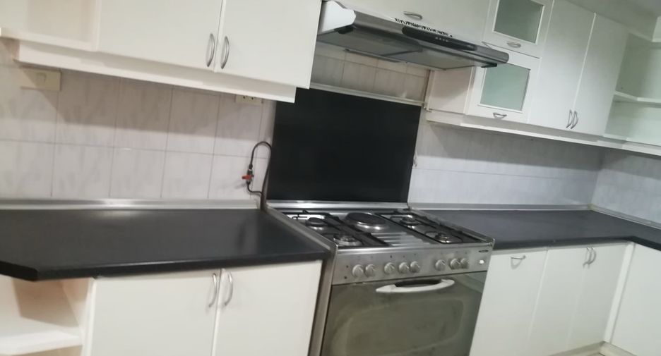 For rent 4 bedrooms condo in Khlong Toei, Bangkok