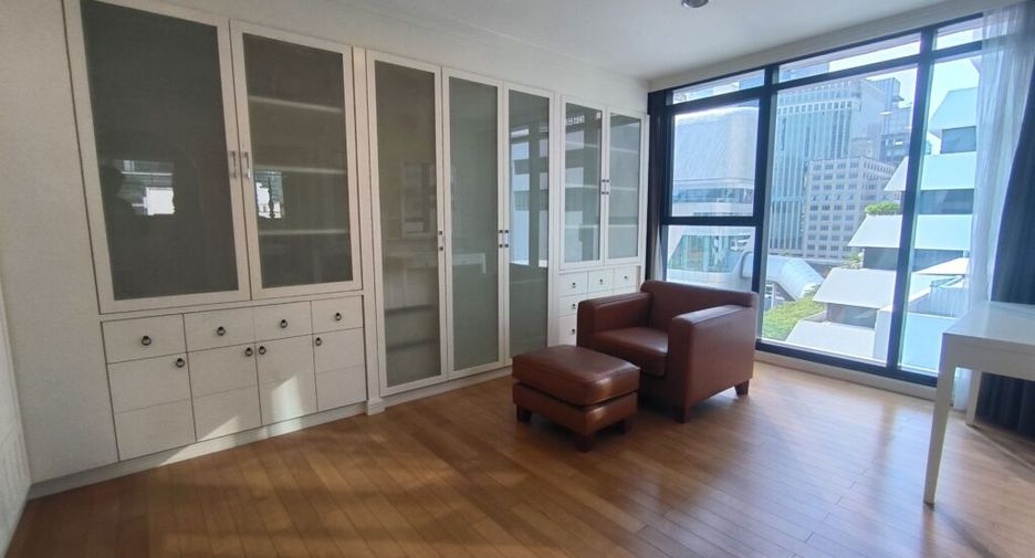 For rent 2 bedrooms condo in Pathum Wan, Bangkok