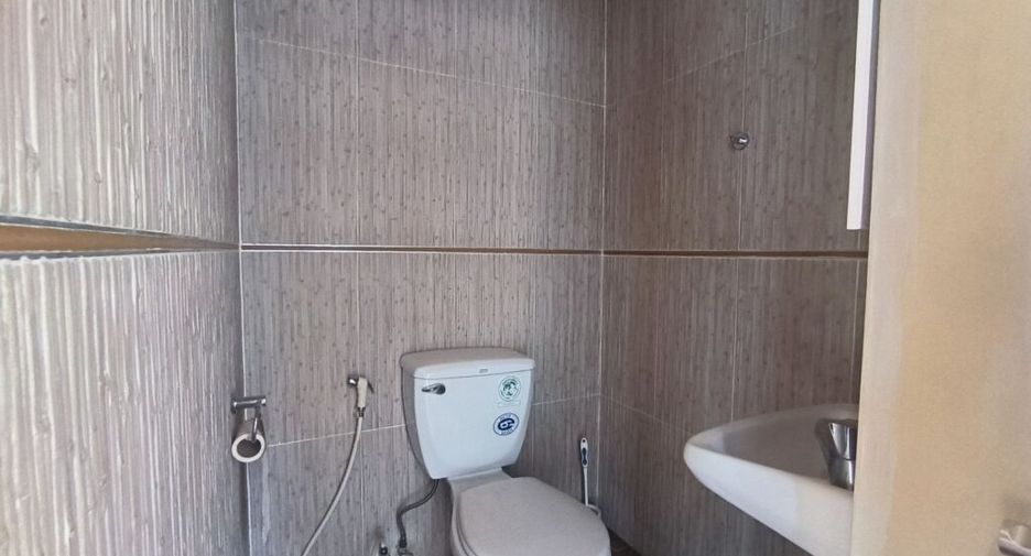 For rent 2 bedrooms condo in Pathum Wan, Bangkok