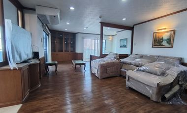À louer 3 chambres condo à Watthana, Bangkok