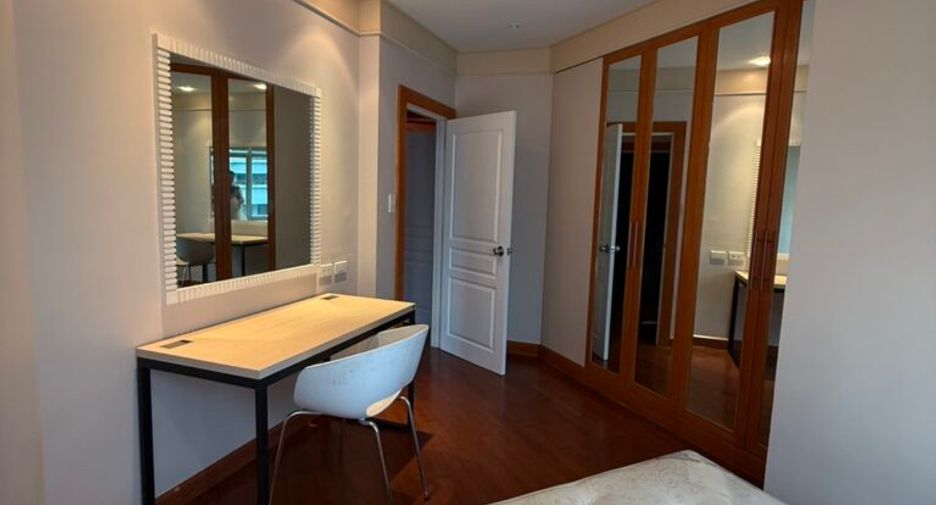 For sale 3 bedrooms condo in Pathum Wan, Bangkok
